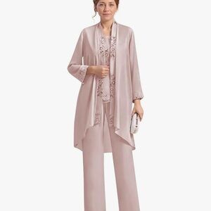 Elegant Pink mauve Three-Piece Women's Suit size 16 NEW
